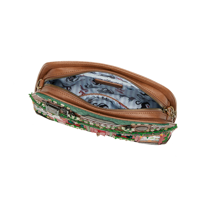 K14523491 The Clover Inn Luna Pouch 3